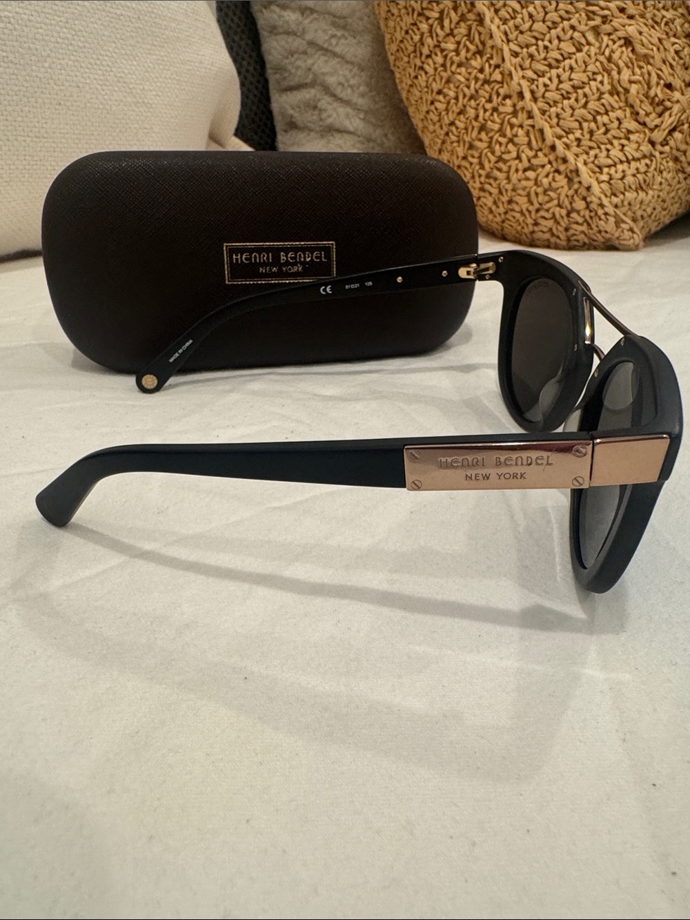 henri bendel HB804S Broadway 002 Black Frame Sunglasses/Blue Mirrored Lenses - Picture 5 of 7